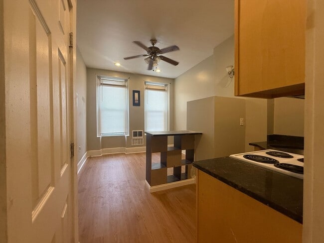 Photo - 1828 W Diamond St Apartment