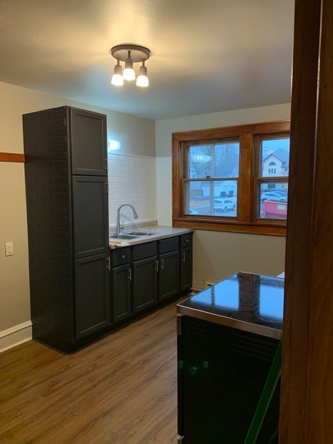 Kitchen - 106 N 7th Ave