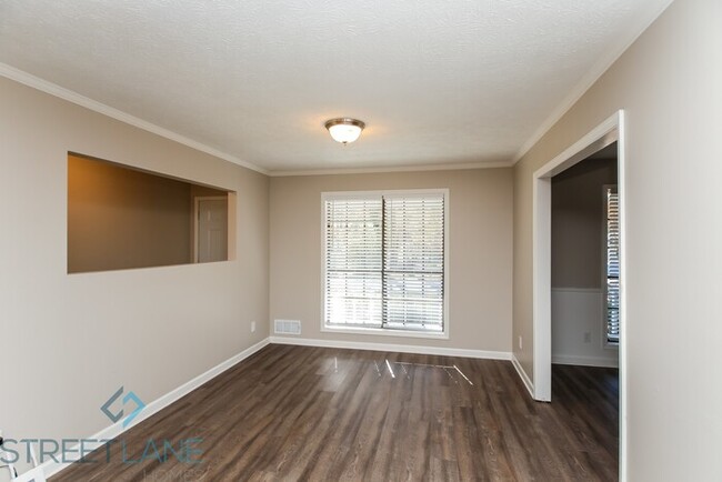 Building Photo - Now offering the first full month free!