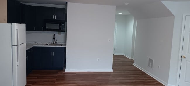 Building Photo - 15766 Nimes Ct