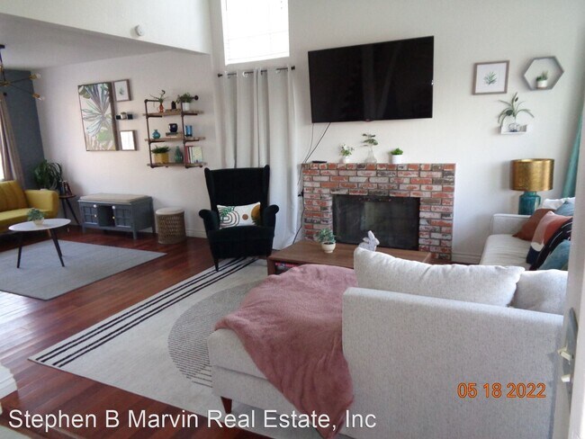 Building Photo - 3 br, 2.5 bath House - 3048 Dearborn Avenue