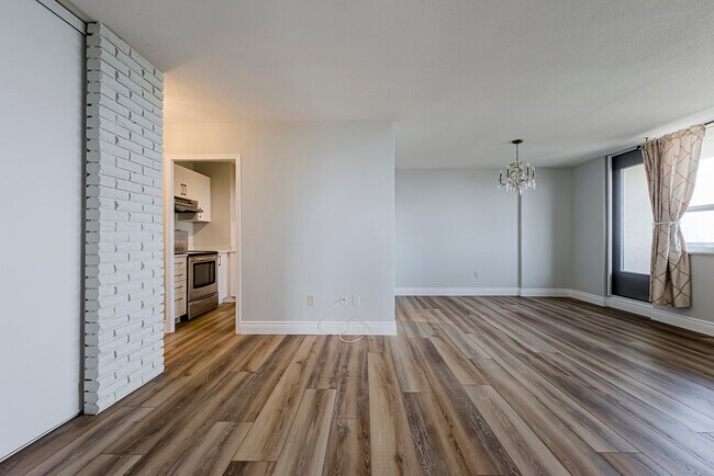 Photo du bâtiment - 40-2840 Homewood Ave