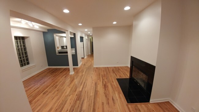 Building Photo - 1741 N Honore St