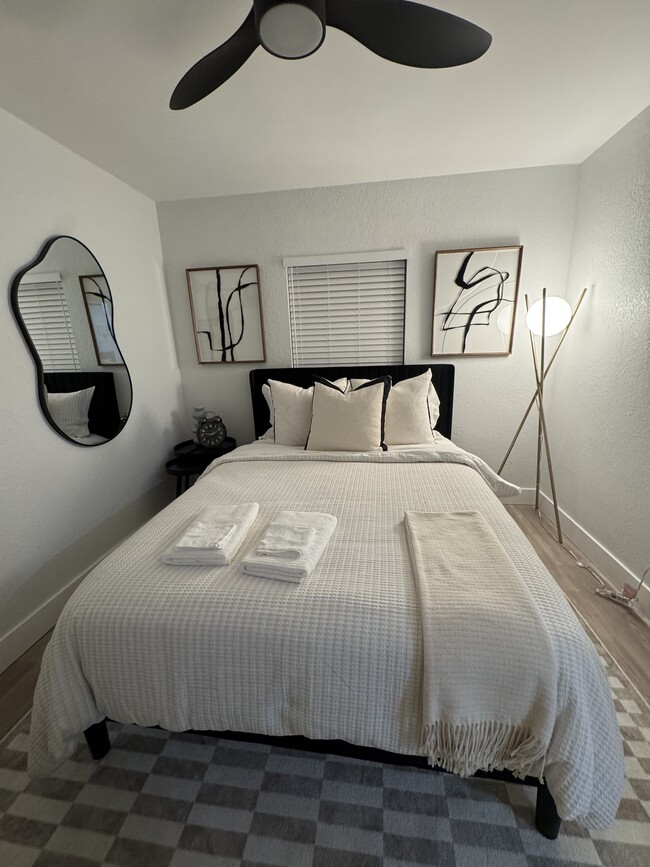 Building Photo - 1617 NW 7th Terrace