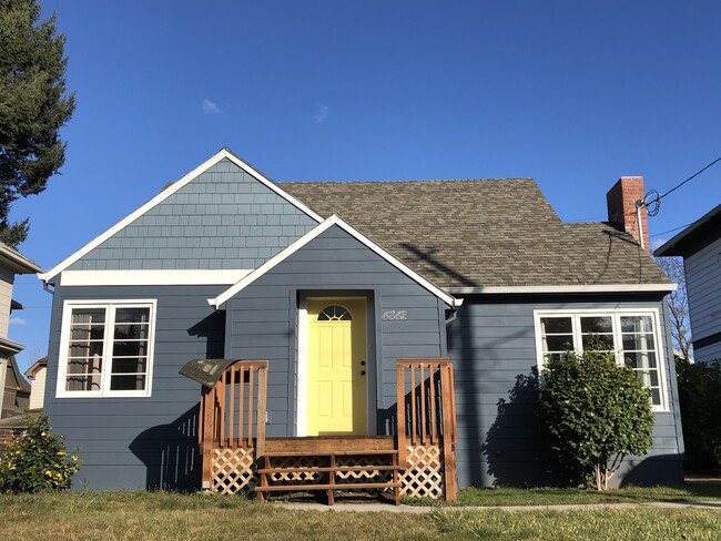 Studio is located in the basement of this completely renovated house with nice curb appeal and easy street parking. Main house is a 4 bed, 1 bath home. Insulation and sound deadening measures have been installed to increase privacy between units. - 4842 NE Mallory Ave