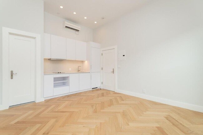 Foto del edificio - 461 Massachusetts Ave