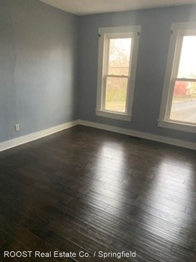 Building Photo - 841 E Main St