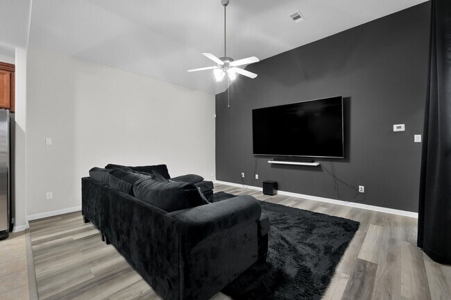 Foto del edificio - 3607 Cedar Flats Ln