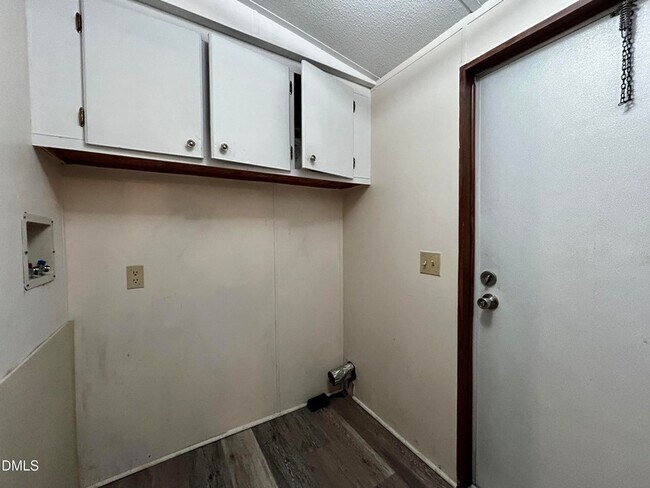 Foto del edificio - 2128 Jack Rd