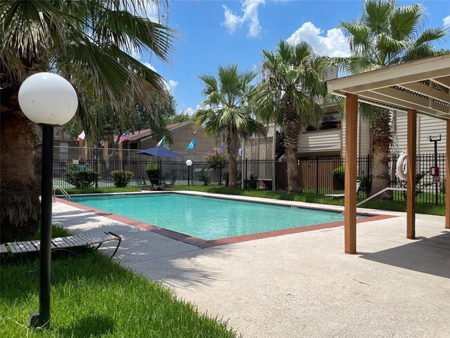 Building Photo - 10202 Forum Park Dr