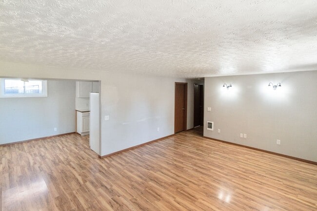 Building Photo - 908/910 East Rockwell Avenue