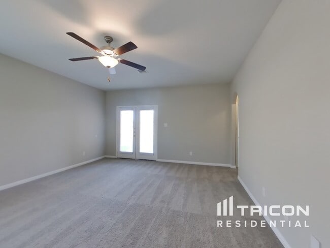 Building Photo - 10823 Spring Brook Pass Dr