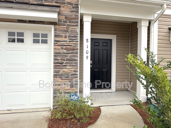 Building Photo - 8109 Murray Br Dr