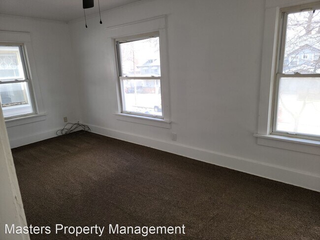 Building Photo - 3 br, 1.5 bath House - 3235 Kimball Ave