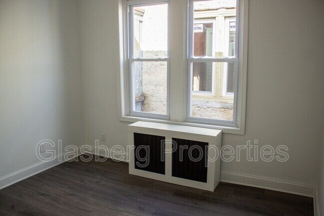 Building Photo - 725 S 56th St