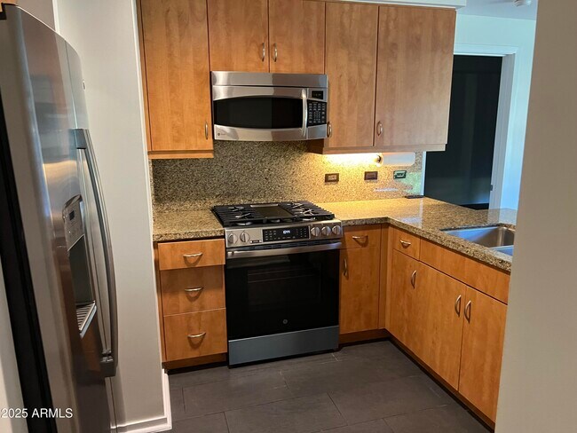Foto del edificio - 7127 E Rancho Vista Dr