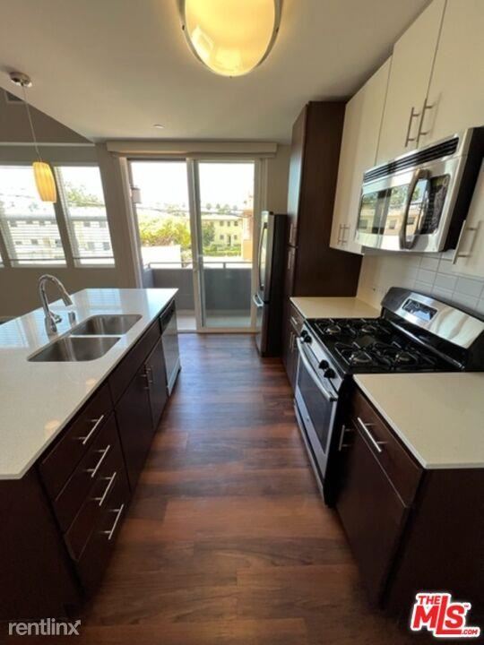 Foto del edificio - 2 br, 2 bath Condo - 1008 Lake St Apt E