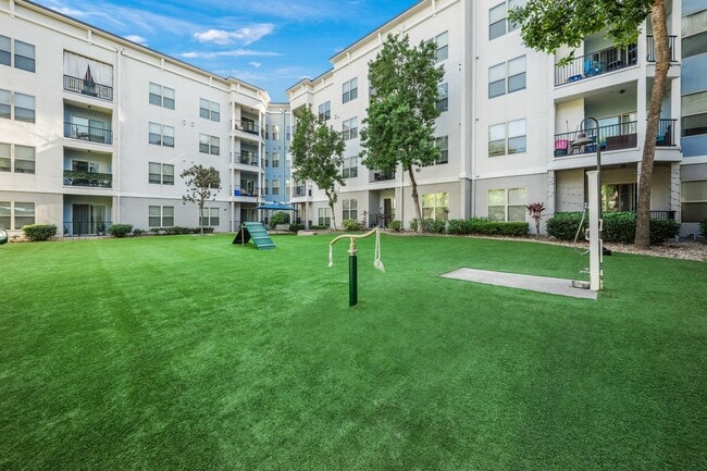 Building Photo - Millennium Westshore