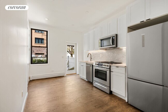 Foto del edificio - 147 Conselyea St