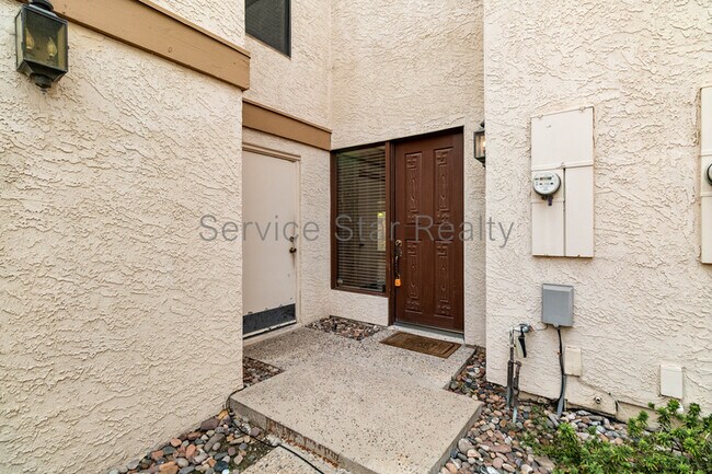 Building Photo - 6508 N 10th Pl