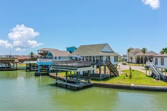 Building Photo - 1122 Makatea St