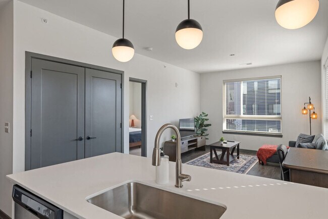 Foto del edificio - 6160 N Rural St