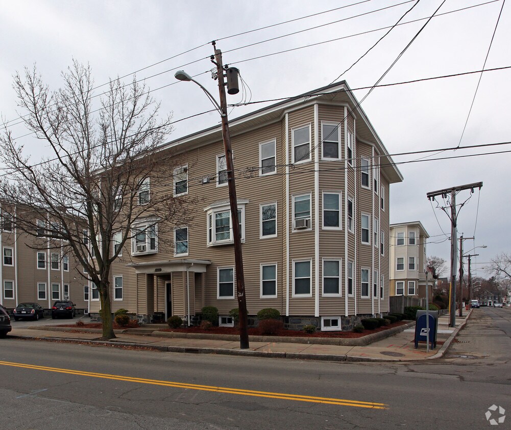 Building Photo - 229 Main St