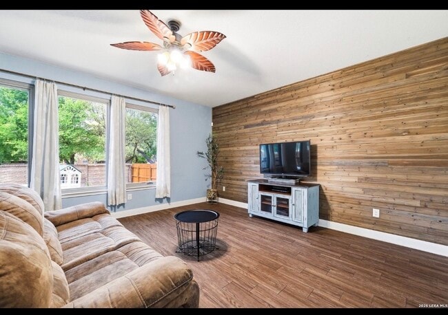 Living room - 7743 Robert Mondavi