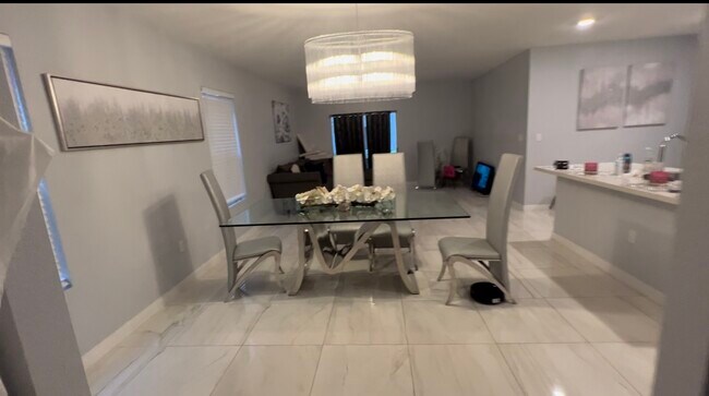 Foto del edificio - 462 NE 6th Pl