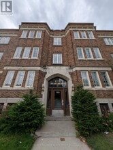 Building Photo - 180-180 Augusta St