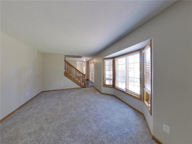 Foto del edificio - 5585 Rosewood Ln