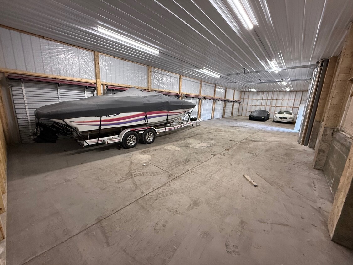 Building Photo - 801 E Main St