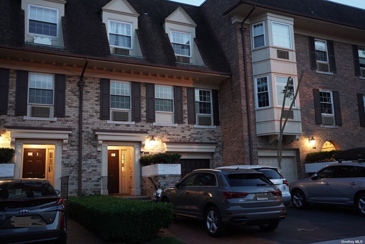 Primary Photo - 208-8 Estates Dr