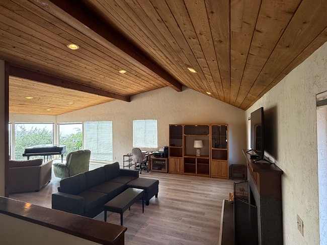 Building Photo - 4310 Ocean View Dr