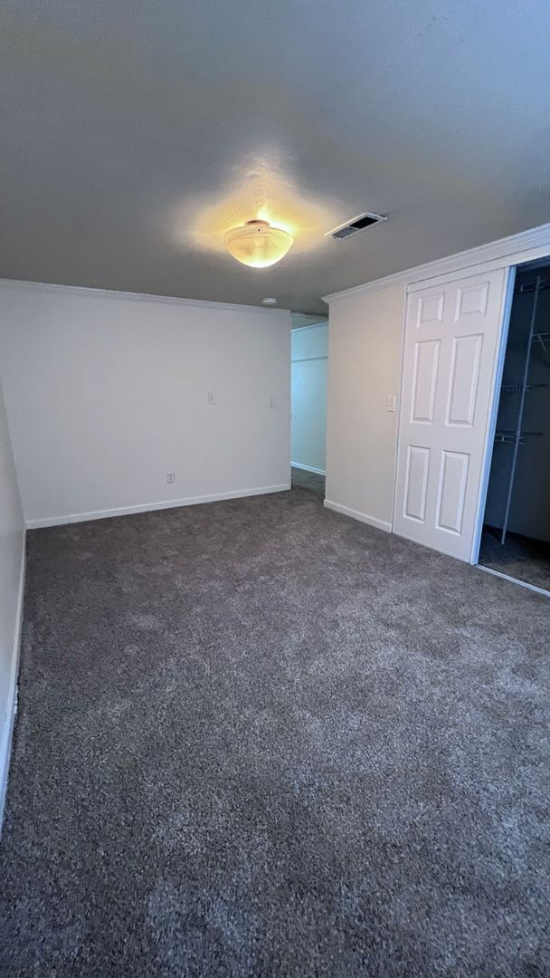 Foto del edificio - NEW LISTING!! Shadle 4 bedroom 2 bath