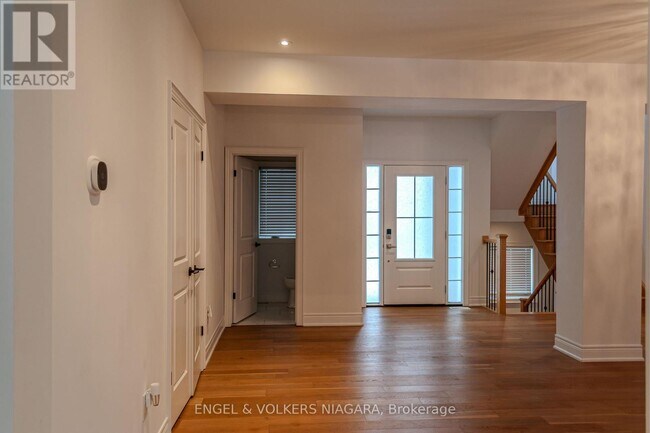 Photo du bâtiment - 7171 Lionshead Ave