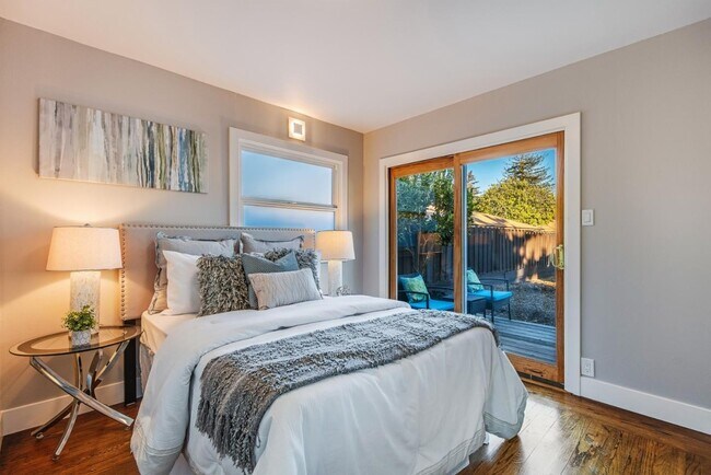 Foto del edificio - Beautiful 2 bd1 ba home for rent.