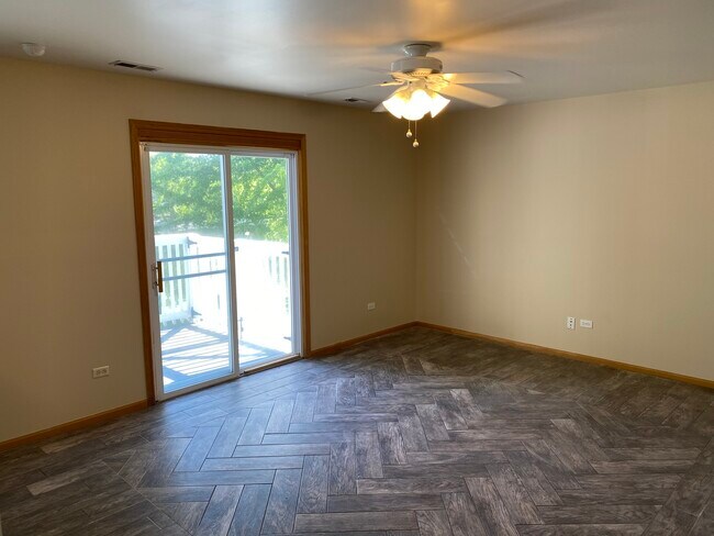 Building Photo - 5215 Pine Trails Cir