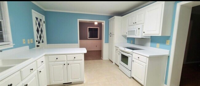 Foto del edificio - 32 Woodfern Cir