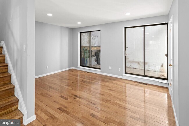Building Photo - 901 Lombard St