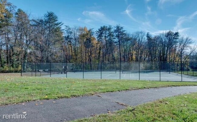 Building Photo - 2 br, 1 bath Condo - Dover Park