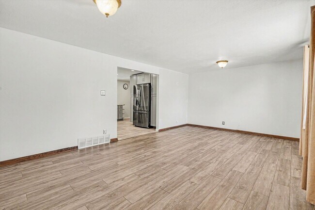 Foto del edificio - 6881 Fox Way