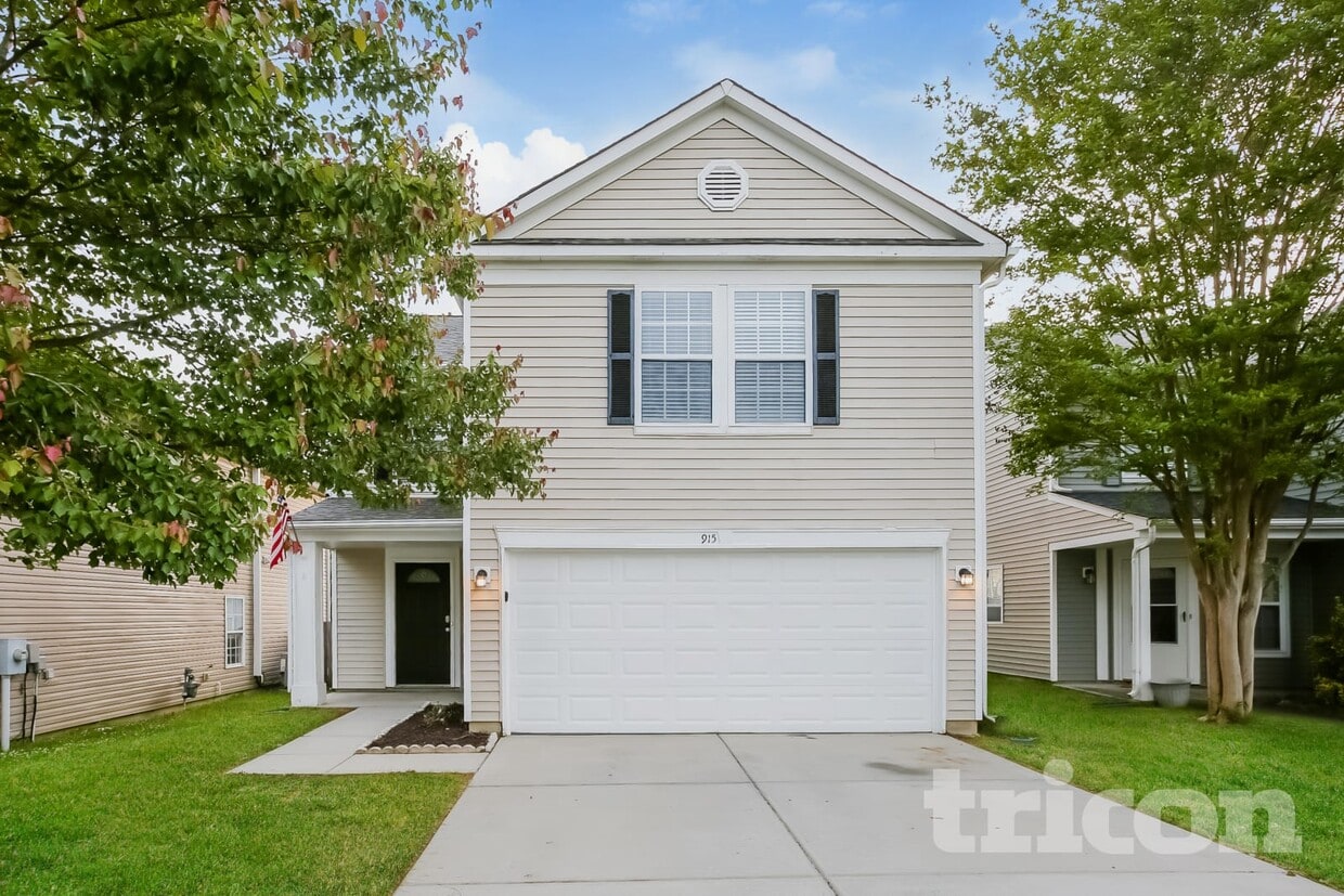 Foto principal - 915 Littleton Dr