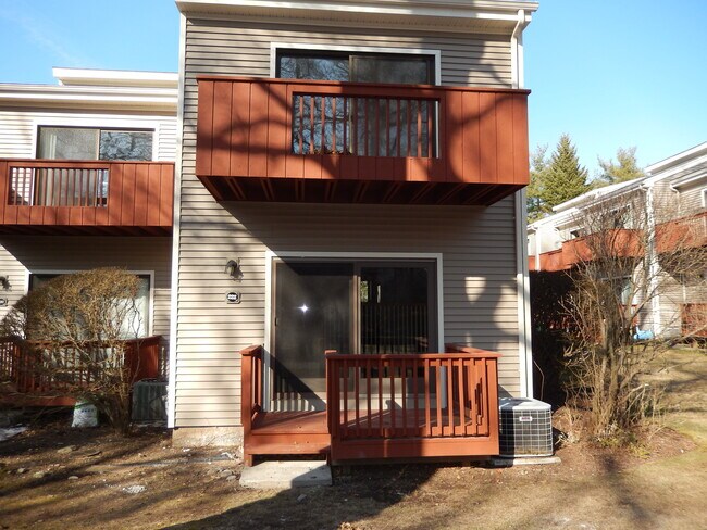 Foto del edificio - 222 Melody Ln