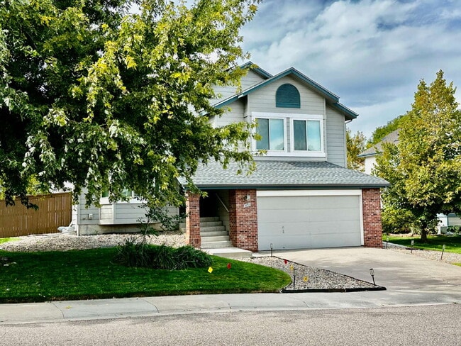 Building Photo - "Charming 3-Bed Highlands Ranch Home with ...