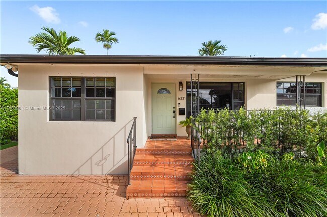 Foto del edificio - 6331 SW 18th St