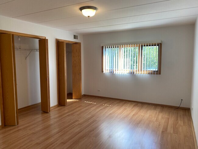Building Photo - 6889 W 79th St