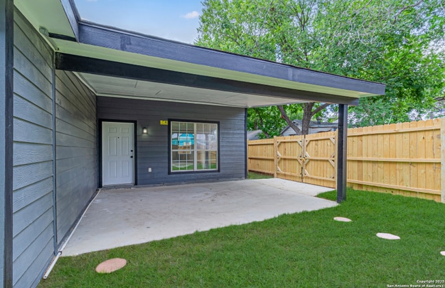 Foto del edificio - 210 N San Jacinto St