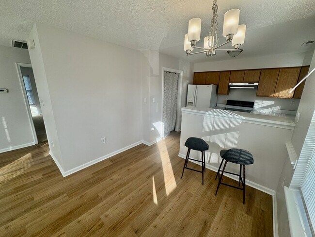 Foto del edificio - 1562 Indiana Ave