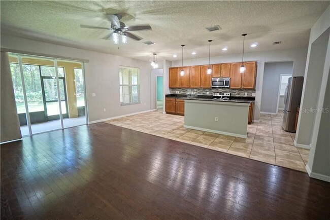 Building Photo - 2501 Erindale Oaks Ln